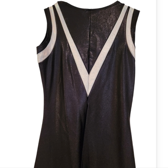 Scifi body suit by m8 costume designer.Blk/sliver metallic V neck fitted.Size M. - Picture 4 of 6